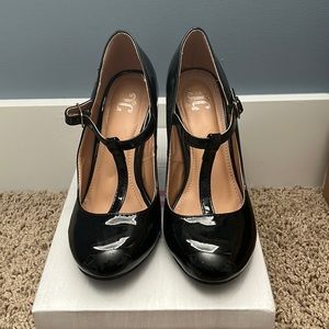 Black Mary Jane heels